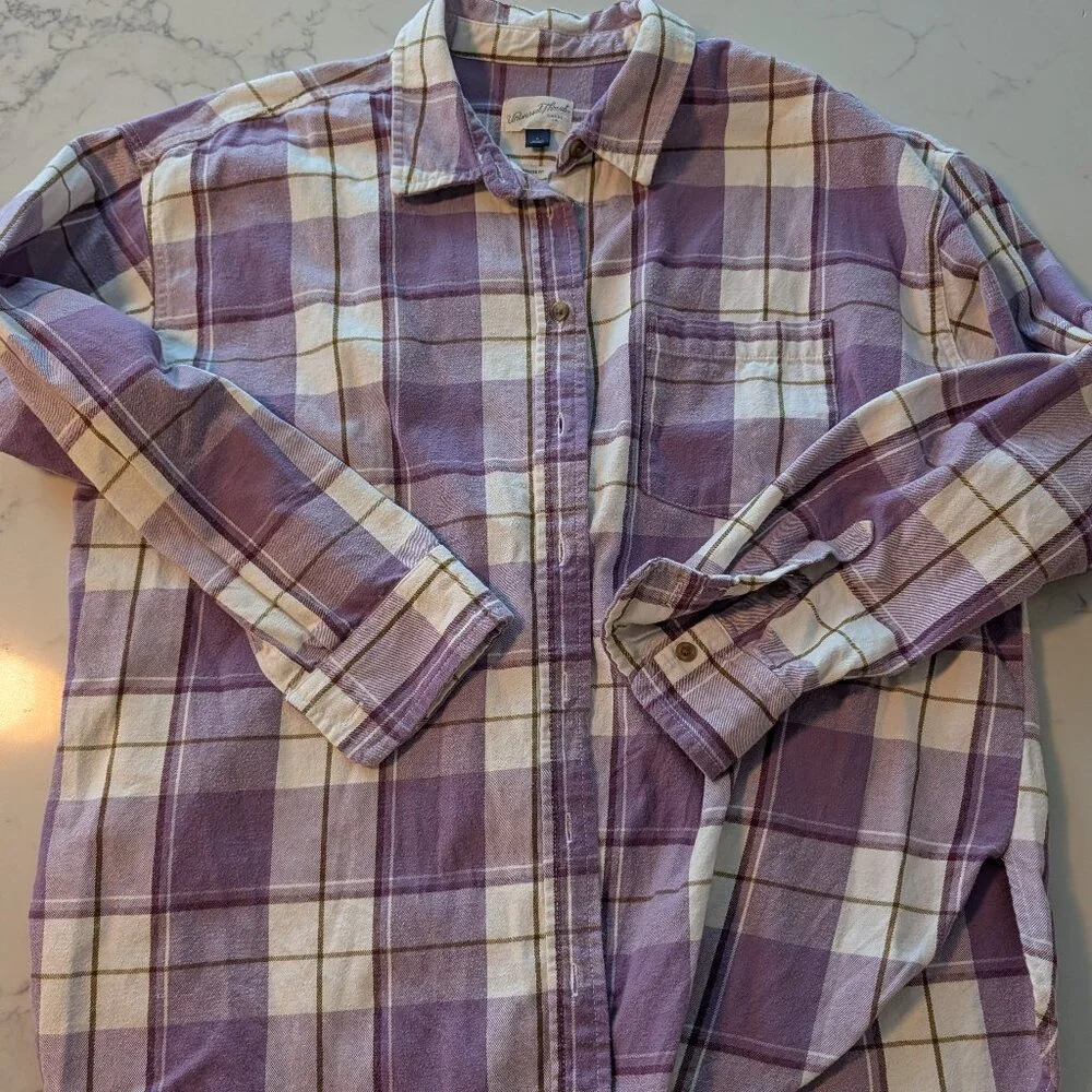 Like new Universal Thread lavender/cream flannel, size L - Picture 1 of 7